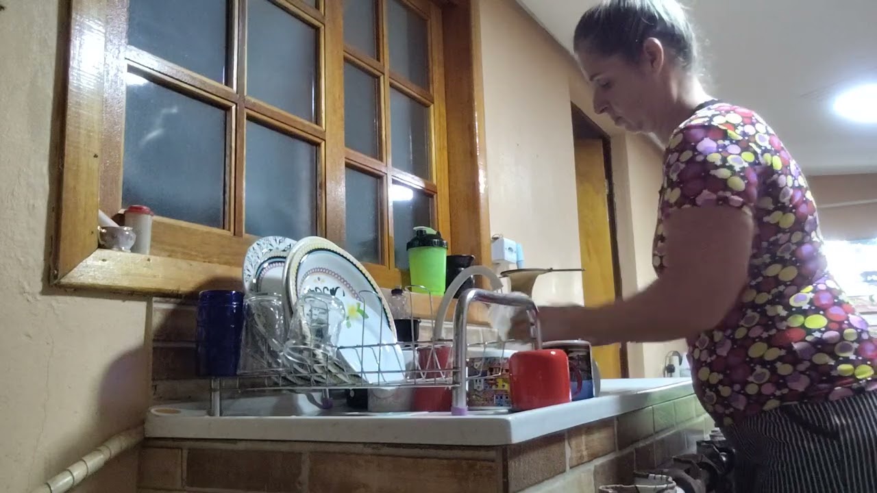 # lavando a louça de Sábado 🤷🏼‍♀️