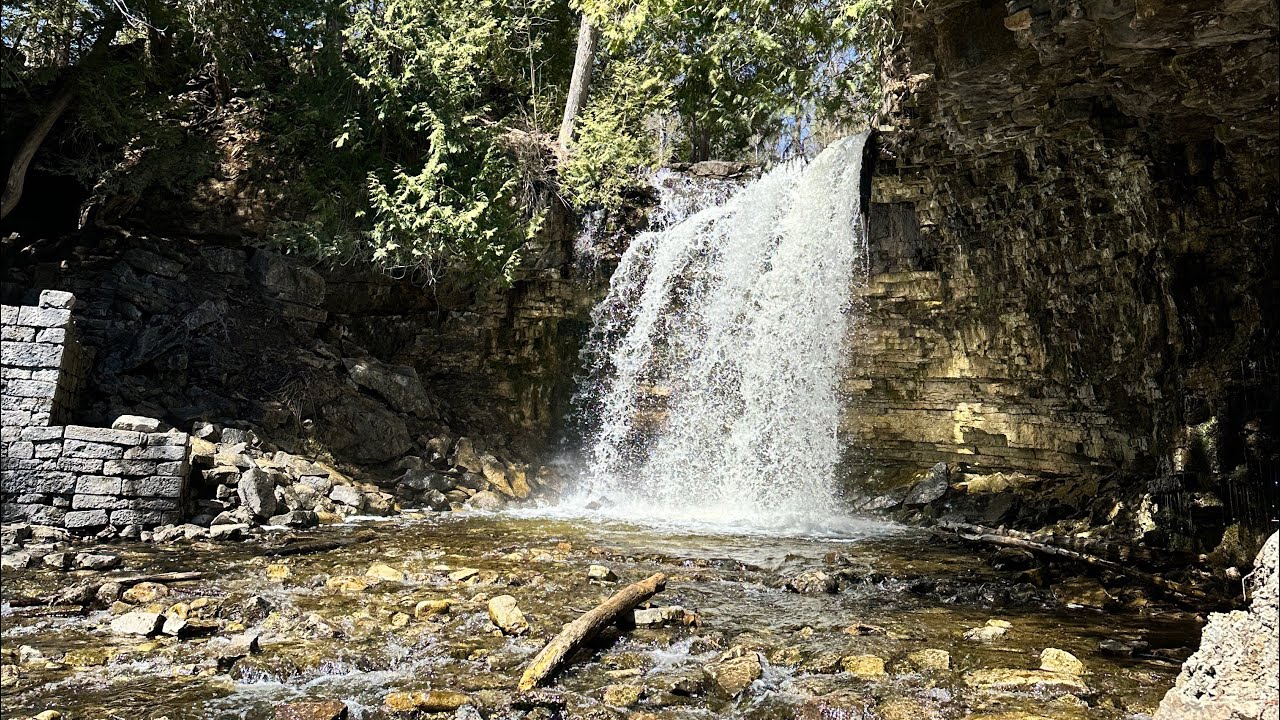 Hiking at Hilton Falls Conservation Area     