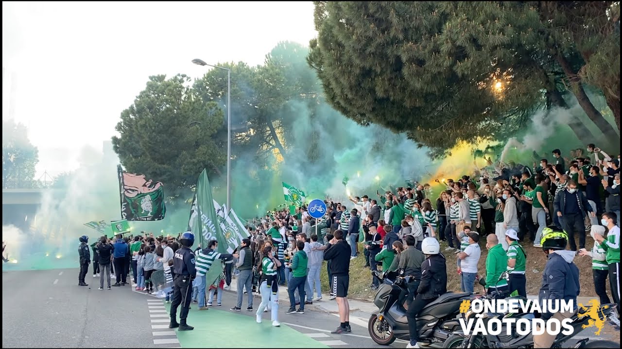 Montagem de vídeos da receção dos adeptos ao autocarro do Sporting CP no jogo frente ao Nacional