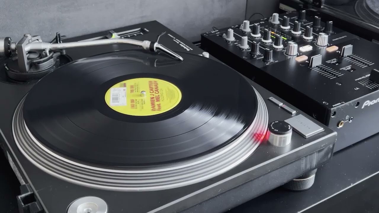 Damien J Carter feat. Mel Canady - Holding On (Lost 'N' Alive $15000 Remix) [vinyl rip] [2000]