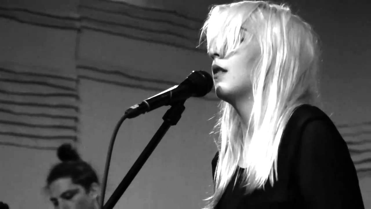 AUSTRA 