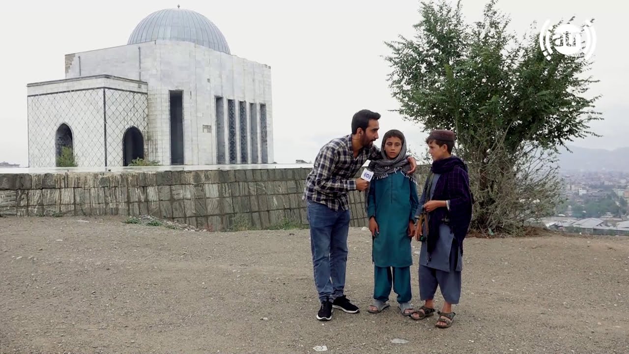 Sparrow hunting by children in Nader Khan Hill / شکار گنجشک توسط اطفال در تپه نادر خان