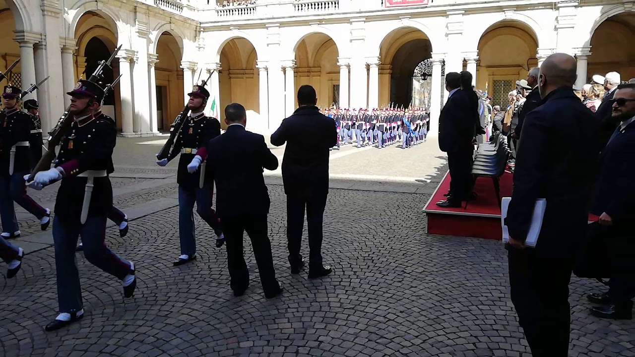 Sfilamento in parata 200° Corso A.M.