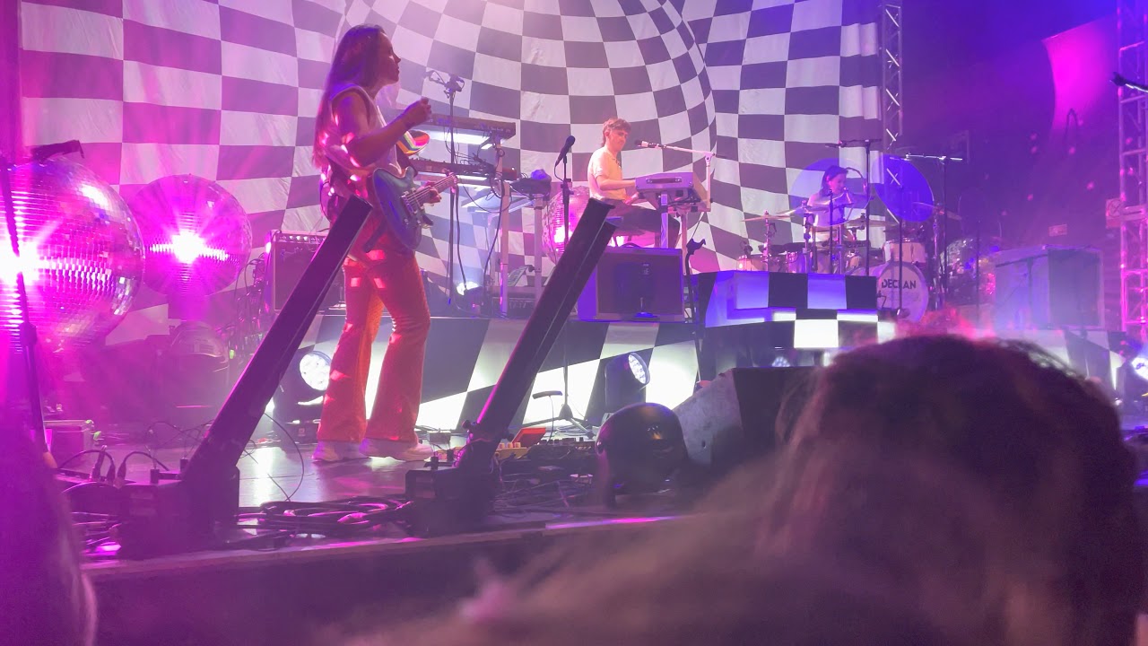 Declan McKenna - Be An Astronaut (Live at O2 Academy 20/09/2021) HDR