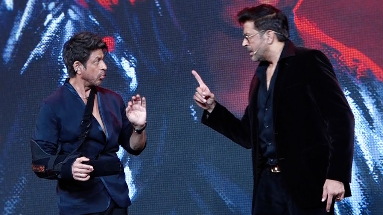 Kon Hai Be Tu.....Shahrukh Khan And Rajat Bedi's Funny Conversation At The Bads of Bollywood Event