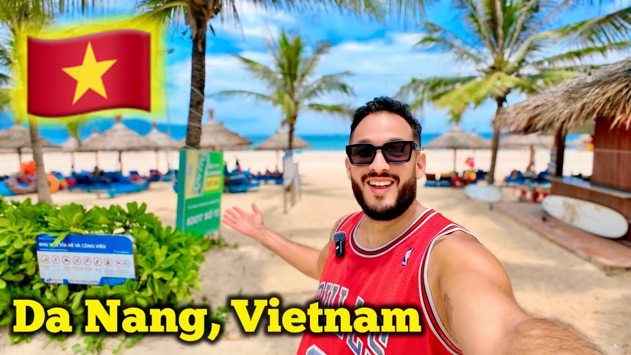 Da Nang Beach Walk and Crazy Tandoori Pizza!