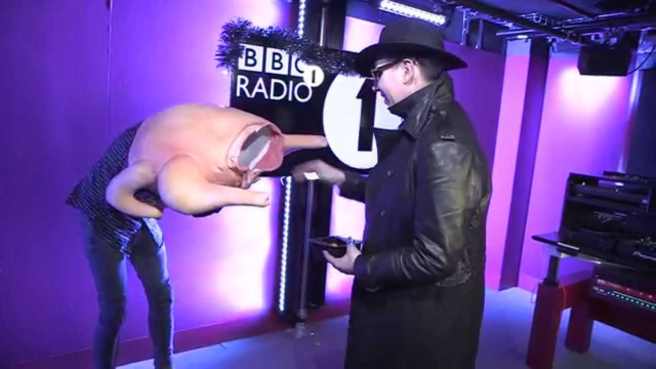 Marilyn Manson and a TURKEY!