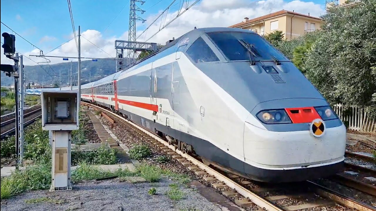 Treni passeggeri, Intercity e treni merci in Italia tra Liguria e Piemonte, trains, Züge, trenes
