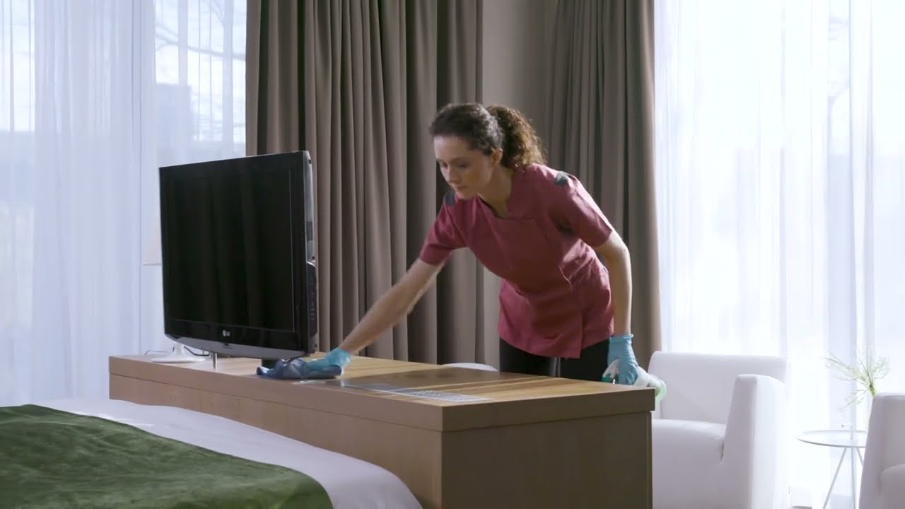 Diversey Roomcare | Efficient, sustainable Housekeeping | 04 Surface Cleaning