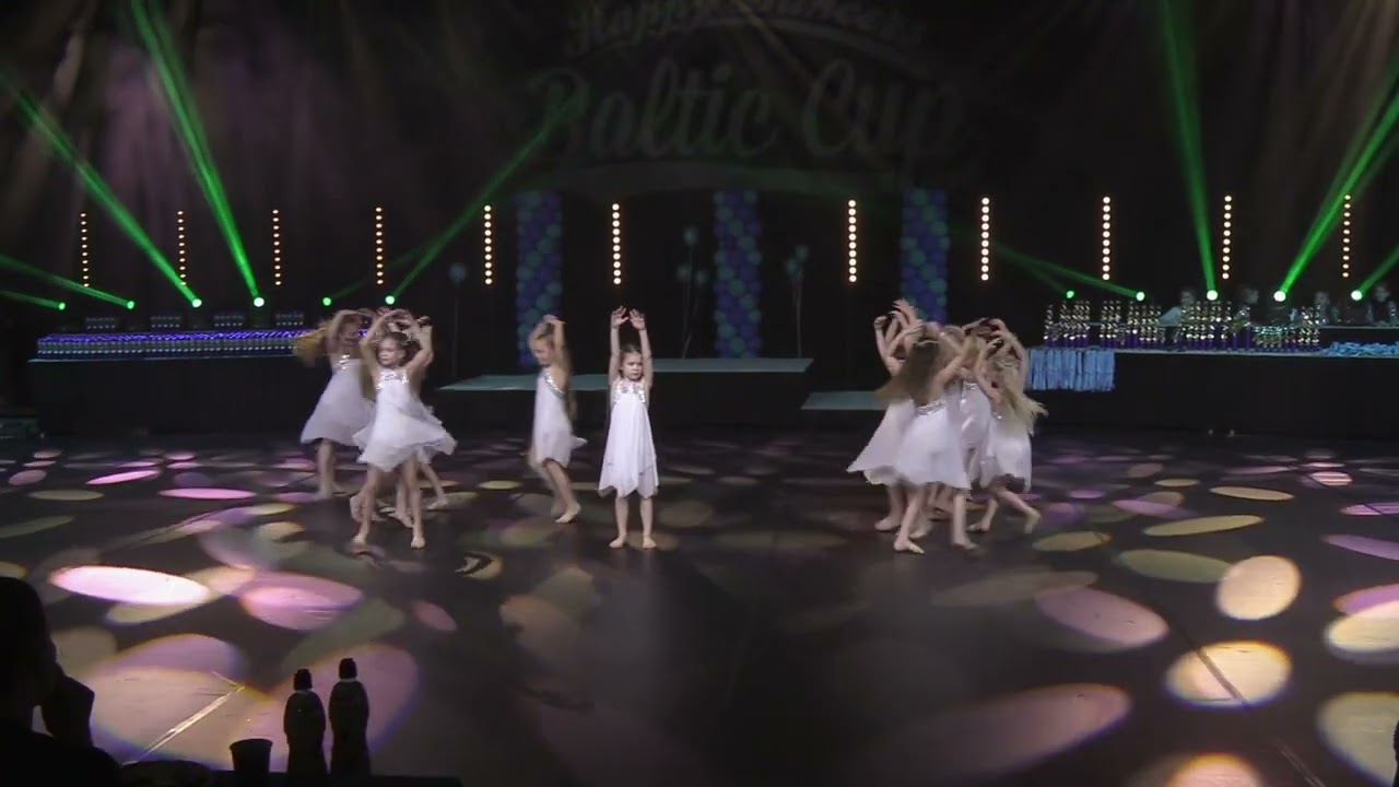 Õunapuu all istus tüdruk kui ingel - Tantsukool Cestants @ Happy Dancers Baltic Cup 2022