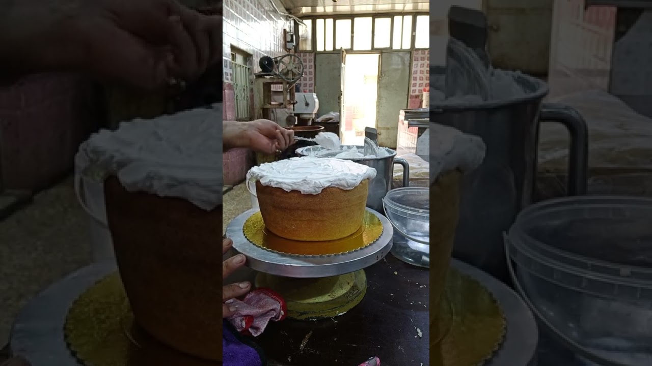 تغليف وصقل الكيك بالكريمه