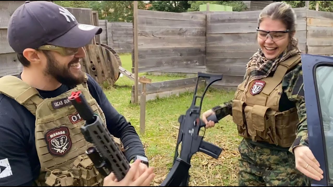 EQUIPEI A MINHA NAMORADA E LEVEI ELA PRA GUERRA!