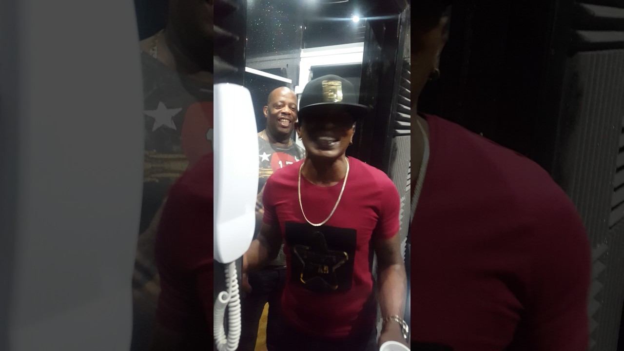 General b freestyle Di business live on Star radio London.