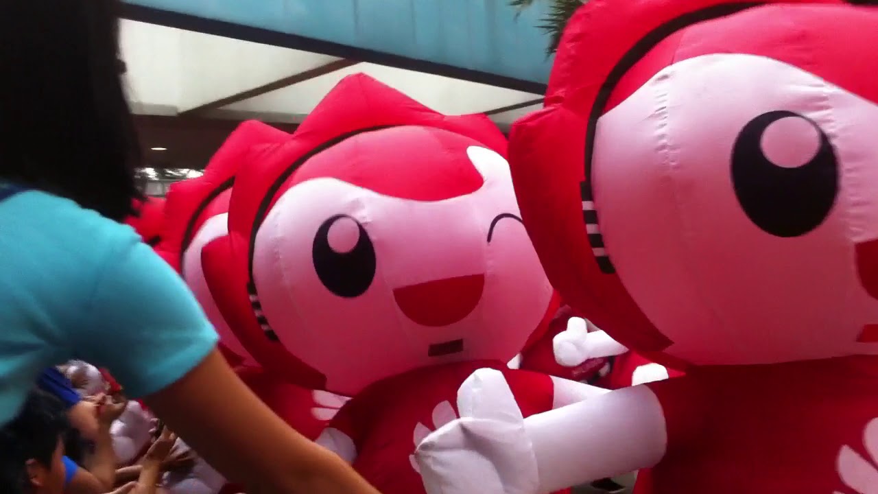 SM Mall of Asia Grand Mascots Parade 2020 | Super saya ng anak koooo!!