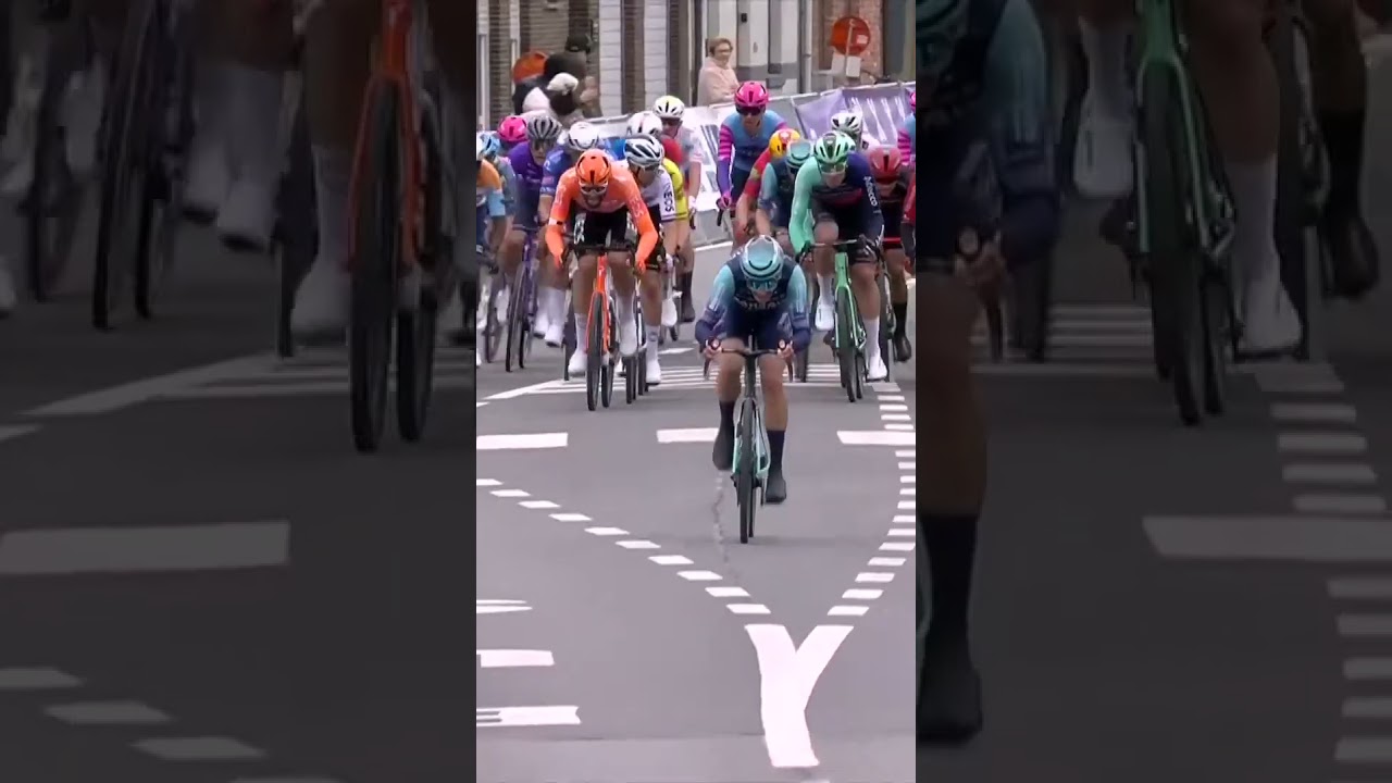 Jasper the Master with a brilliant sprint In Flanders Fields 😮&zwj;💨