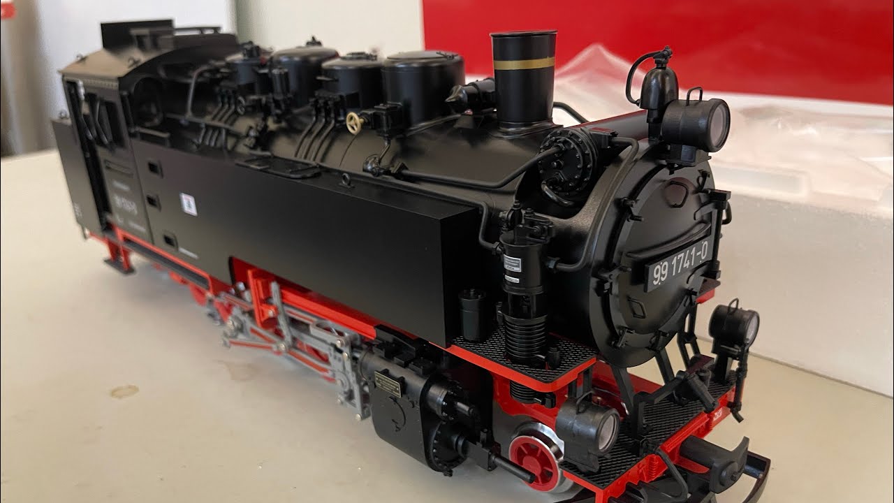 Unboxing the LGB 21481 Locomotive