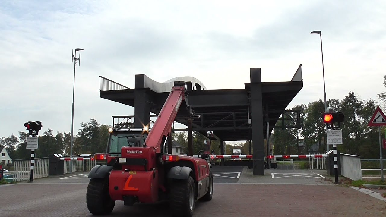 Brugopening Brug Zuidhorn Tafelbrug/ Table Bridge/ Pont Levant/ Hubbrücke