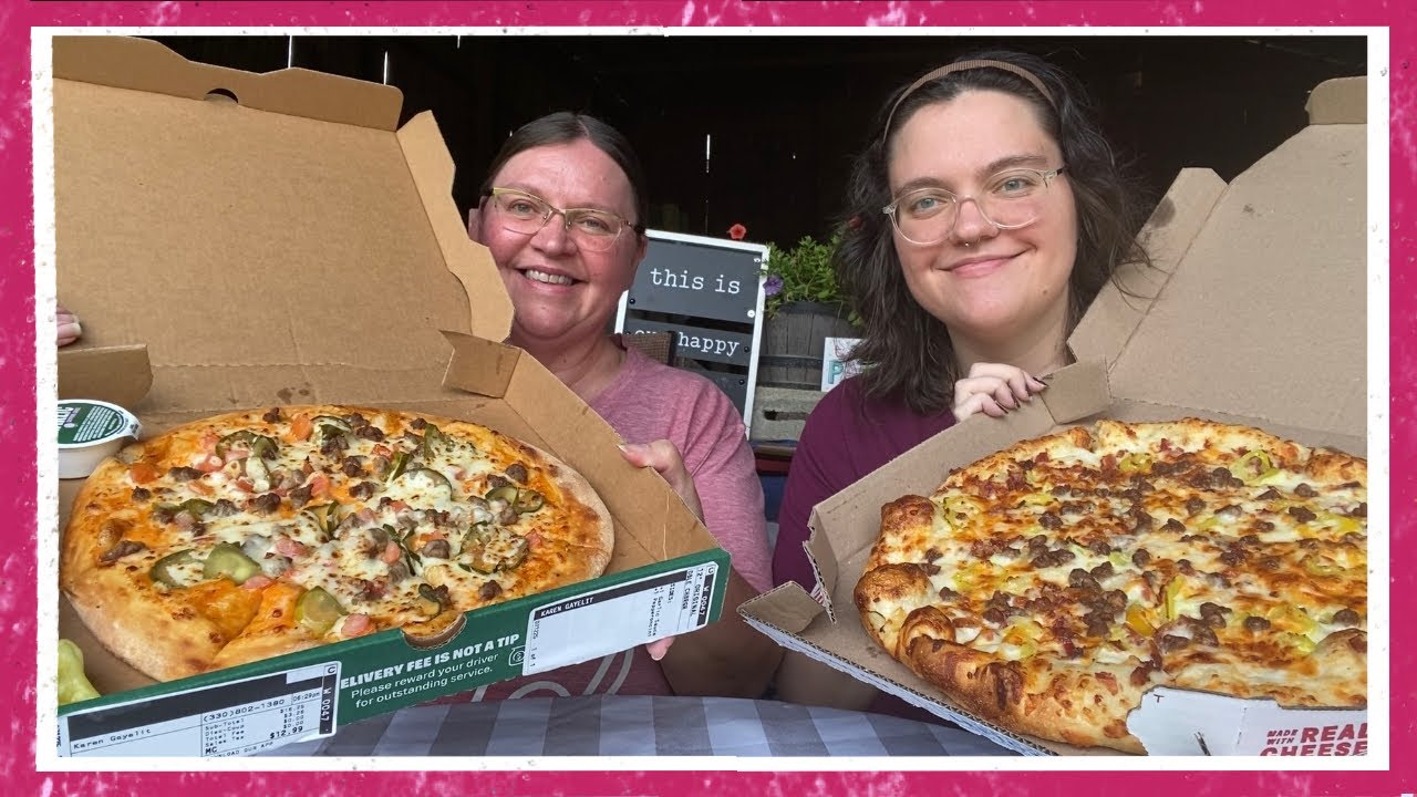 Papa John’s Cheesy Burger Pizza & Domino’s Any Pizza Any Toppings $10 Deal Taste Test / Review!
