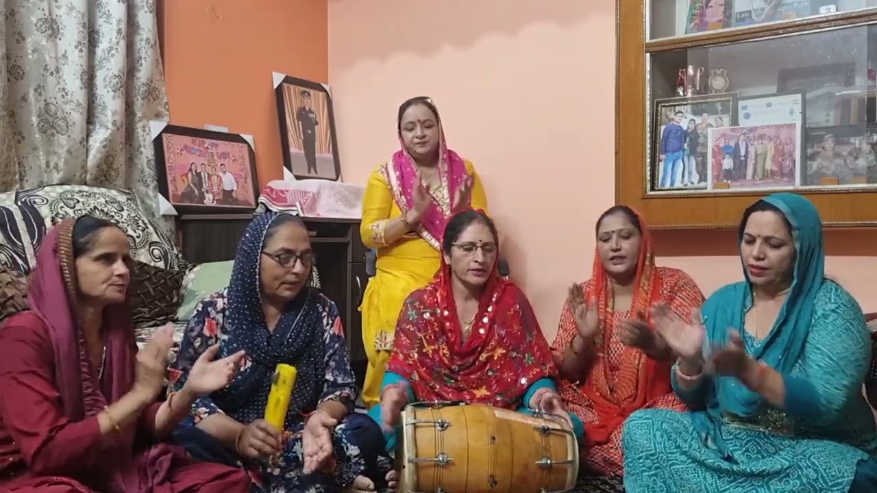 #bhajan #navratri 🚩ठुमक ठुमक कर आई मेरी मैया भगतों ने बोल दिया जयकारा #kirtan🙏🏻