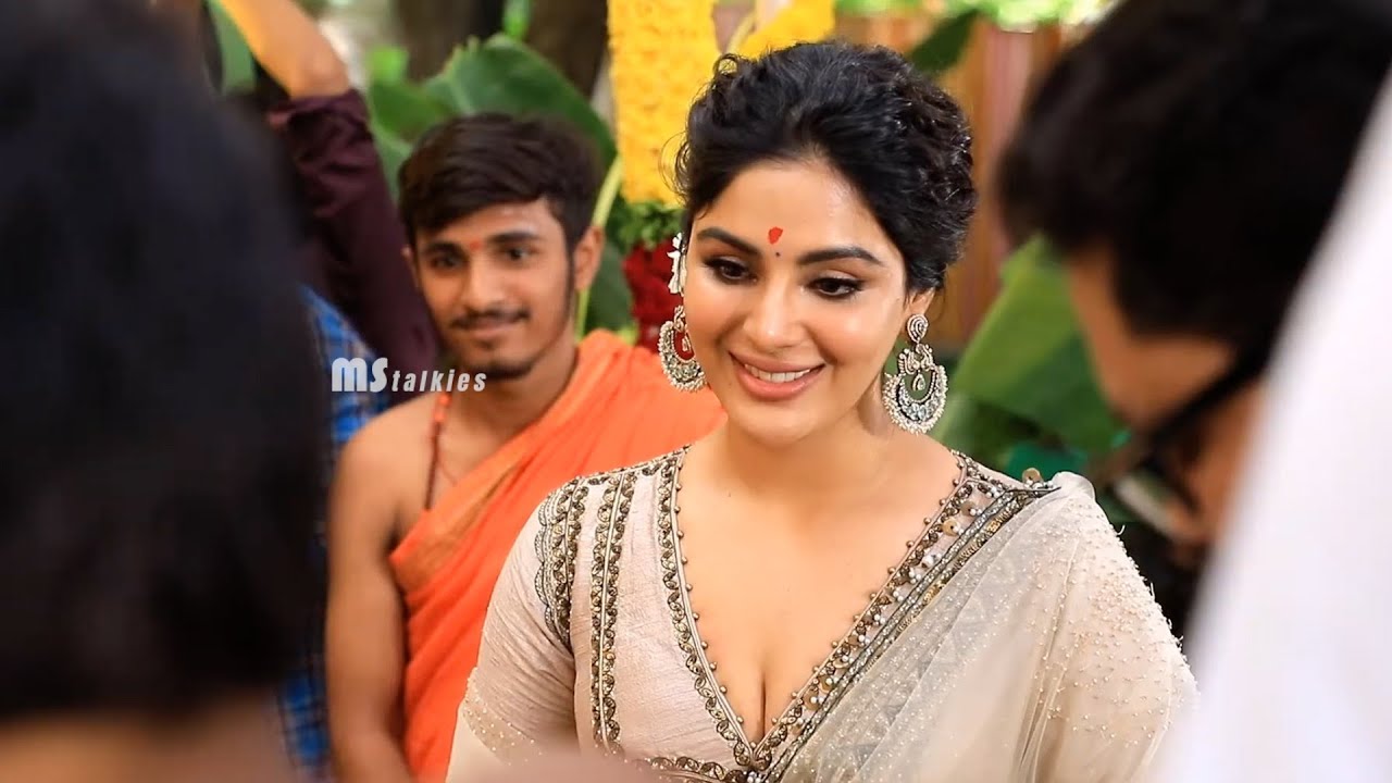 Samyuktha Menon Visuals at Hasya Movies Production No 6 Pooja Ceremony | MS Talkies