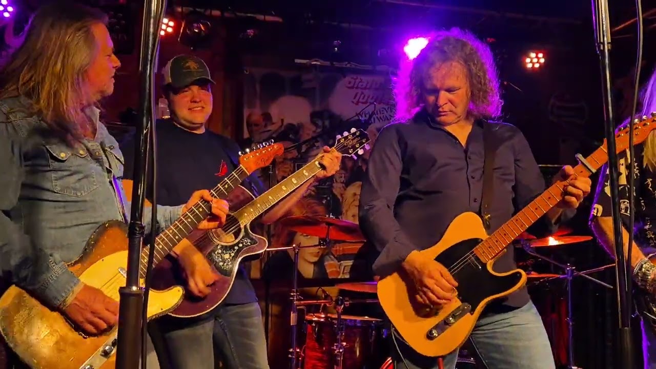 Status Quotes - Living on an island Live at The Crossed Guitars Festival 2024