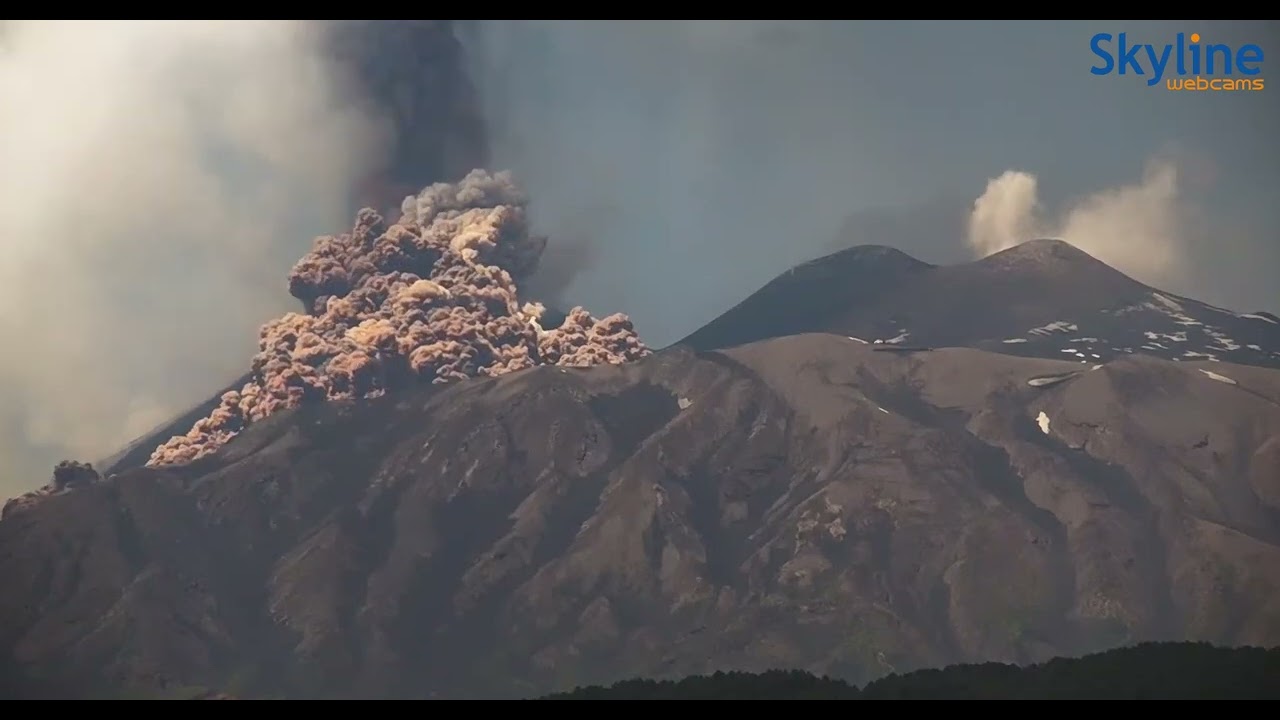 Etna 2 juin 2025 : coulée pyroclastique vue Nord