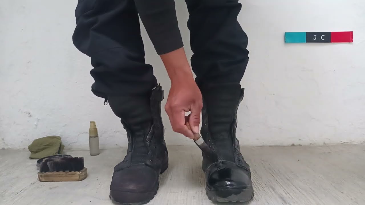 Boleo de botas y amarre de bota tipo paracaidista 