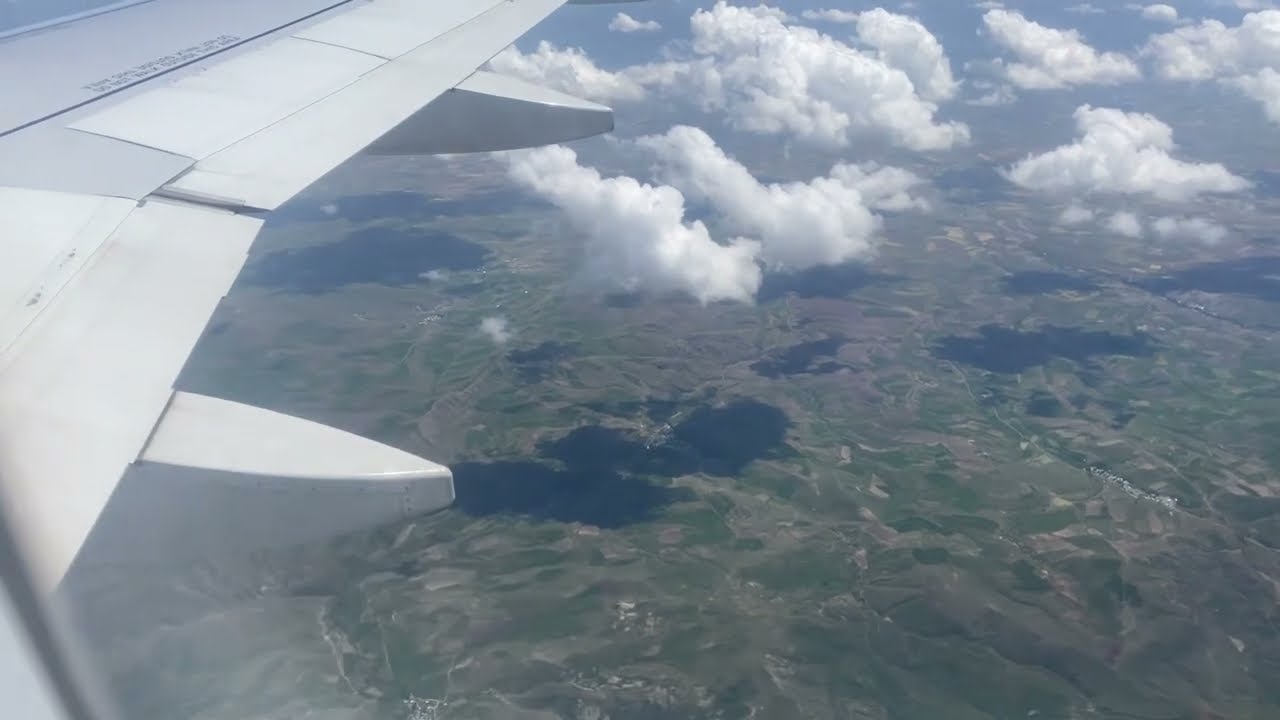 İstanbul Sabiha Gökçen’den Kars’a bulutların arasında uçak yolculuğu,İnişimiz çok sert oldu