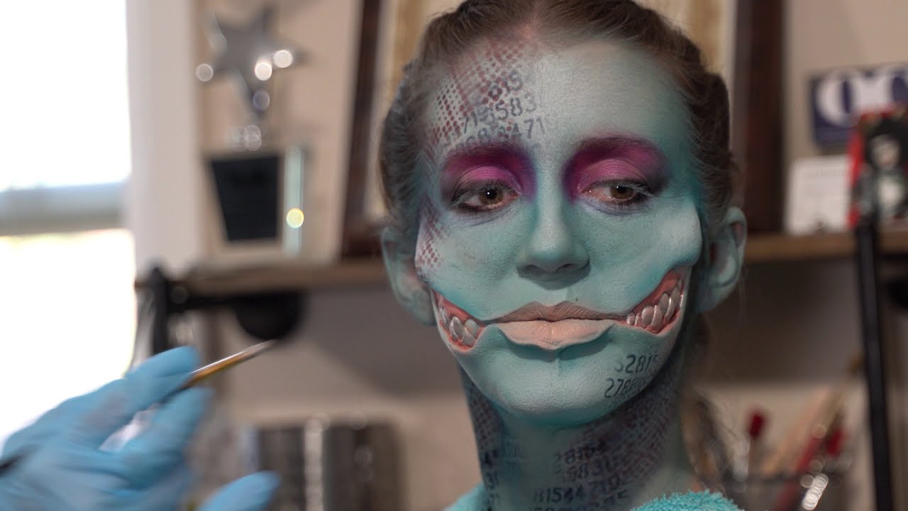 Airbrush fantasy makeup demo with Stephanie Anderson NEON ARMOUR. Interview during 48-state tour!