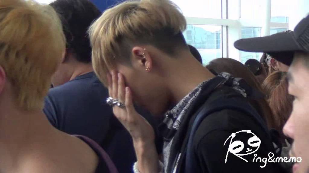 130702 HongKong Airport EXO TAO focus