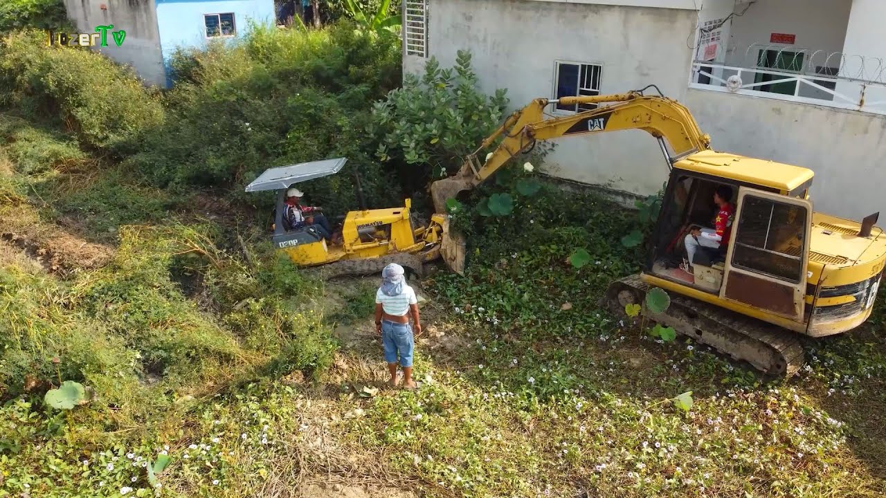Incredible! Komatsu d20p Dozer Stuck By Excavator Help pull up success And Stone soil cleaning