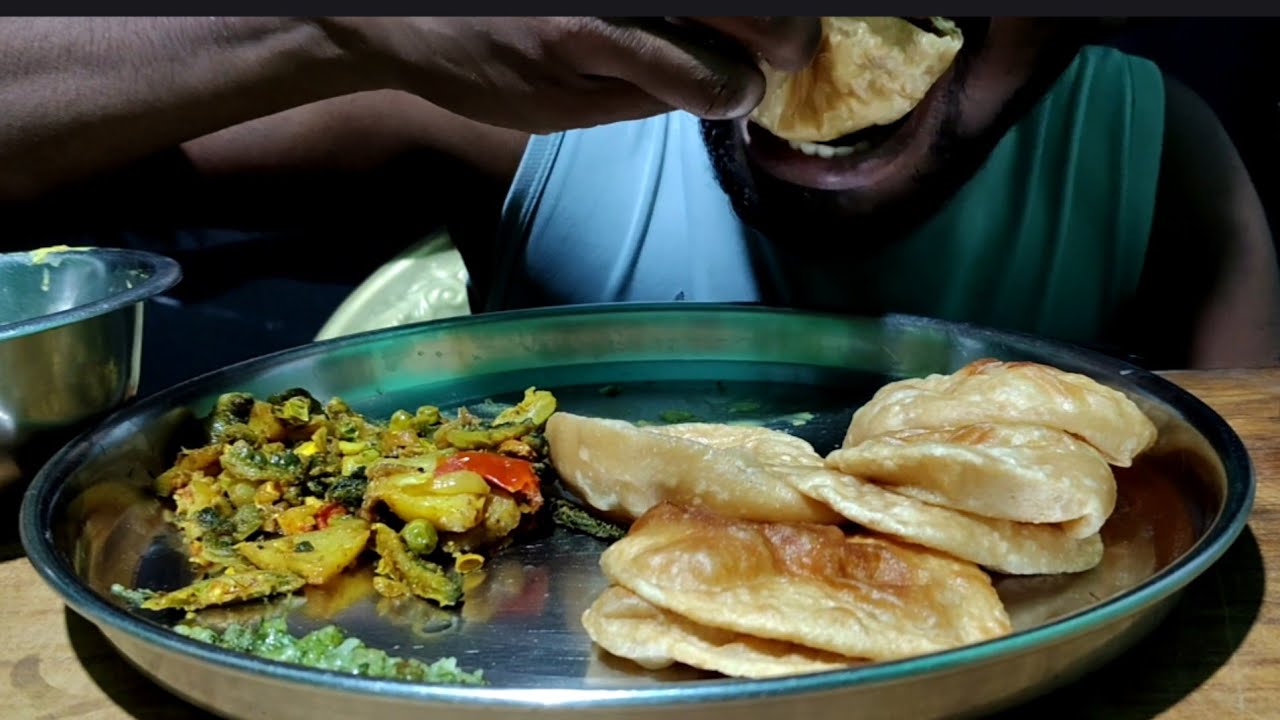 “करेला भी इतना टेस्टी हो सकता है? 😱 Karela Aalu Sabji, Puri & Rice Mukbang | Desi Village Food”