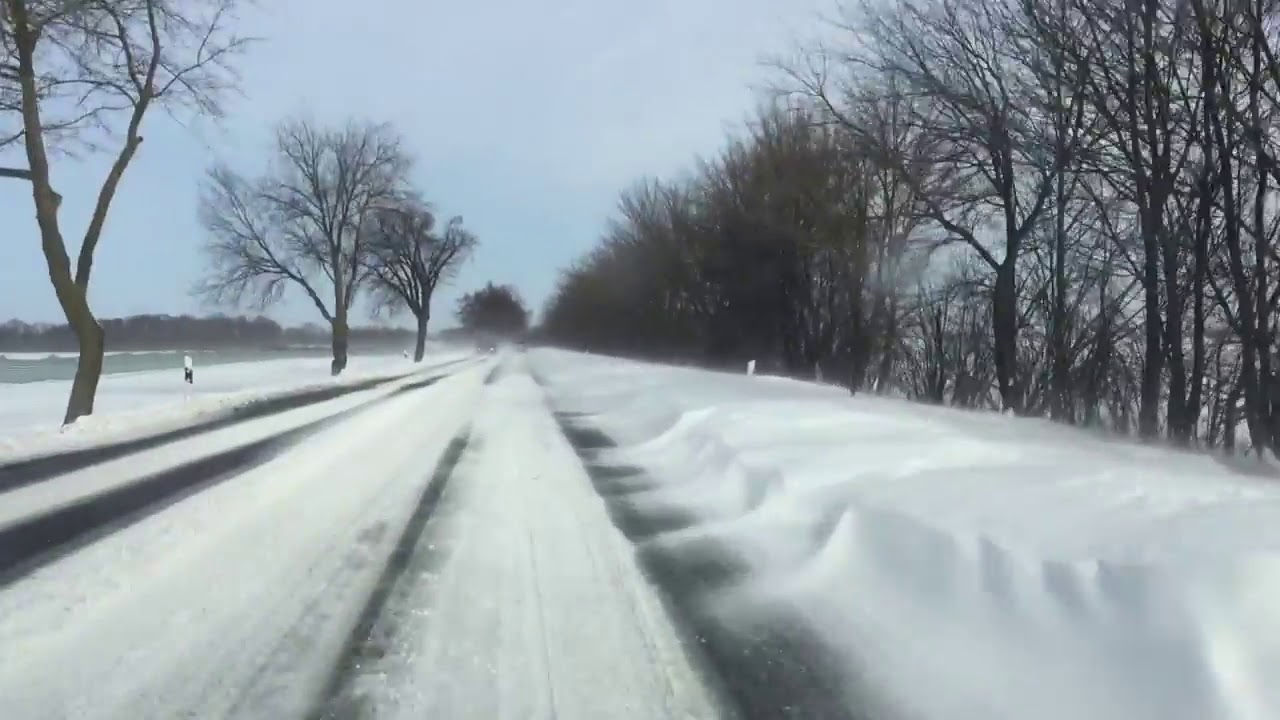 Schneeverwehungen auf der B2 - Lars auf PKW Tour