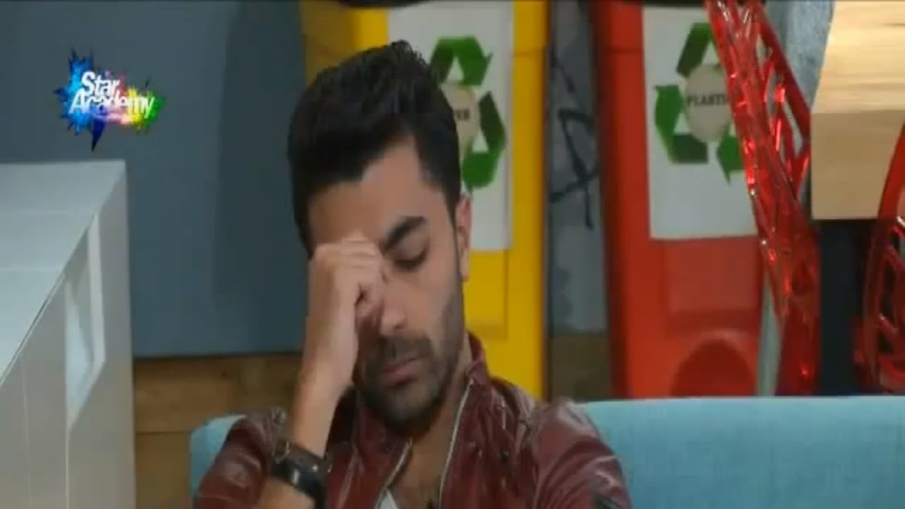 حزن وبكاء الطلاب قبل خروج علي الفيصل من الاكاديمية _ستار اكاديمي11