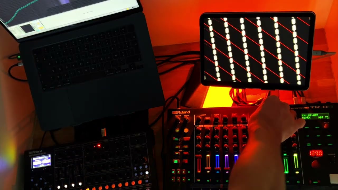 Hypnotic Techno live jam - Dawless with Roland TR-8S & SH-4D - 129 BPM