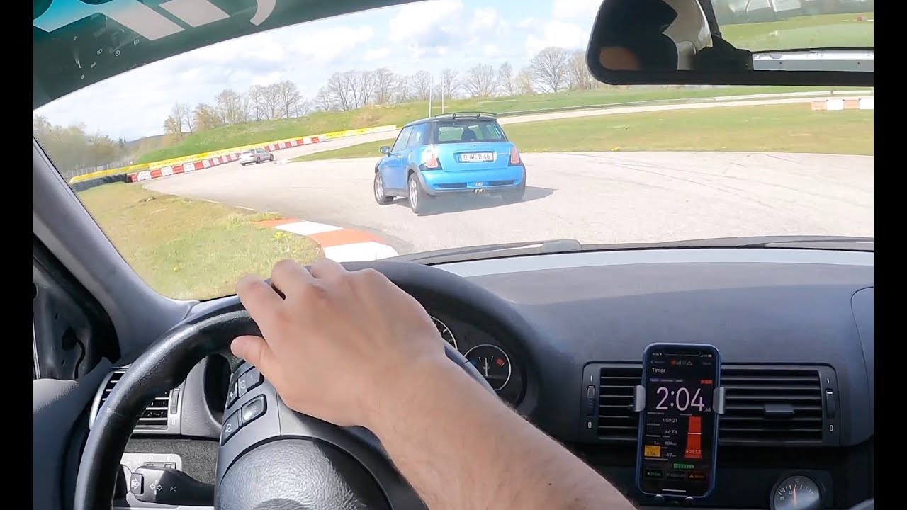 Circuit de Chenevières: BMW 330i 1:58.69