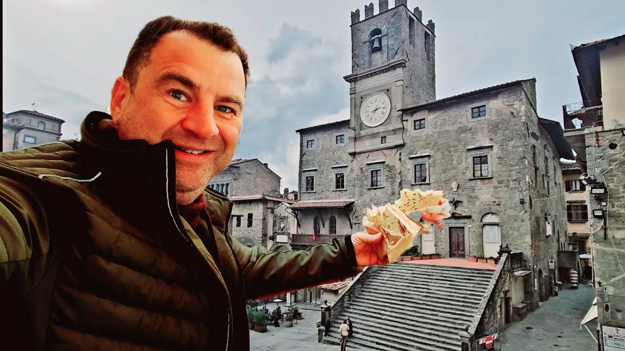Stăm în Toscana într-un mic castel unde totul e păstrat exact ca acum 300 ani