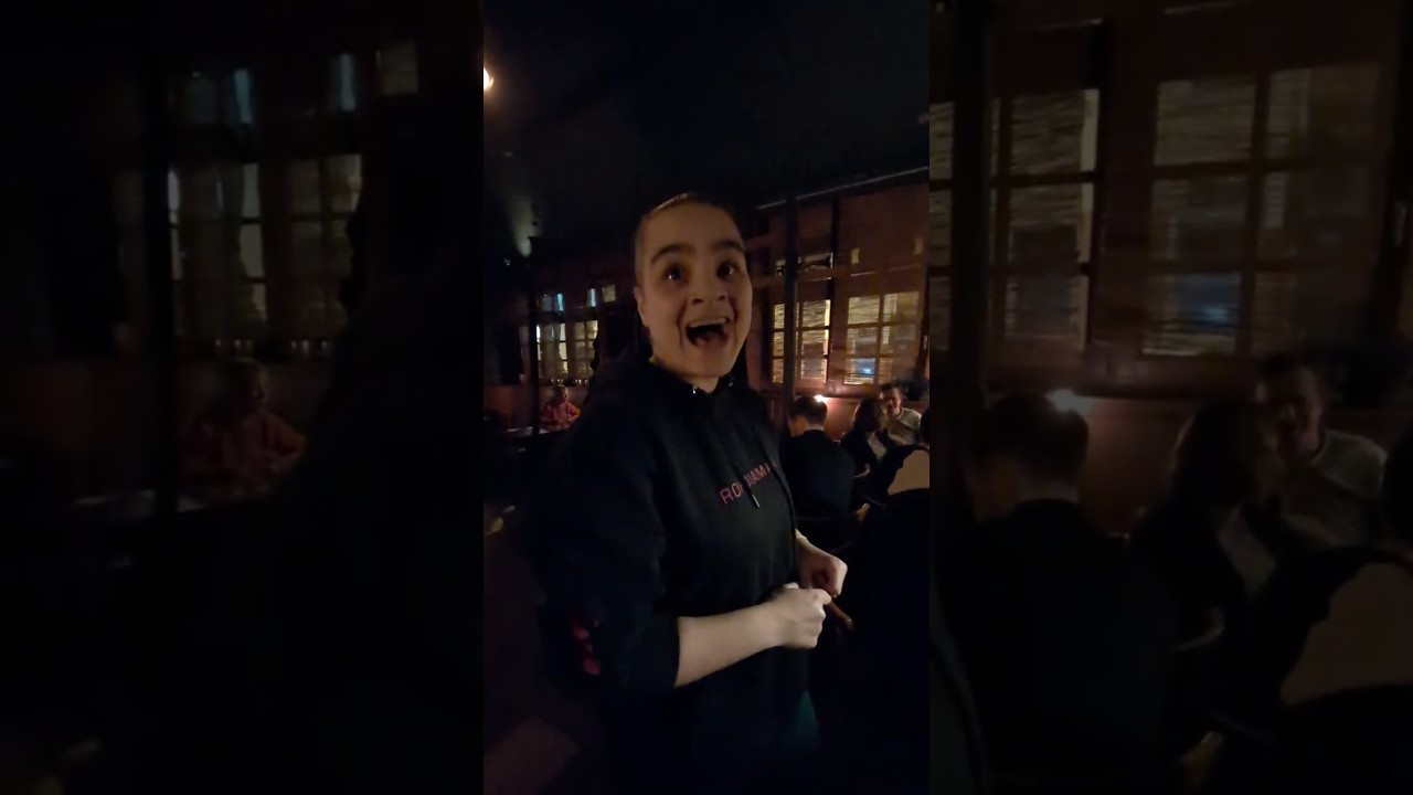 "Lambada" by Girl Singer and Pianist in Pub – Brazil & Germany 🇧🇷🇩🇪