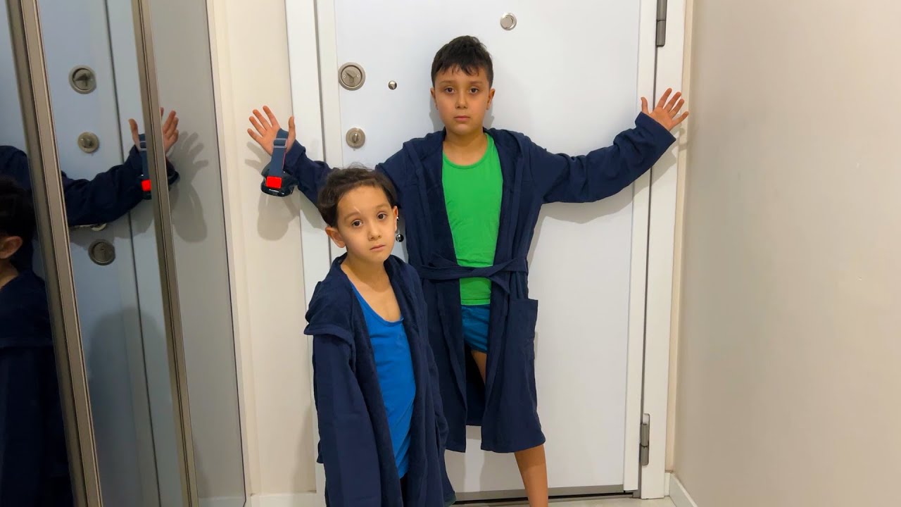 ALİ URAS VE ÖMER KAYRA İLE OKUL ÇIKIŞI HAVUZ VLOG !