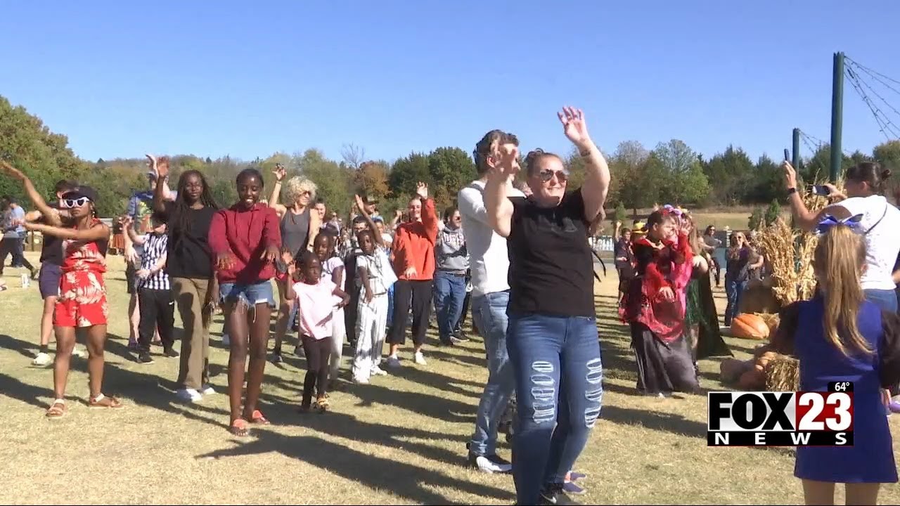 Video: Sapulpa elementary school students celebrate Halloween by dancing to Michael Jackson's