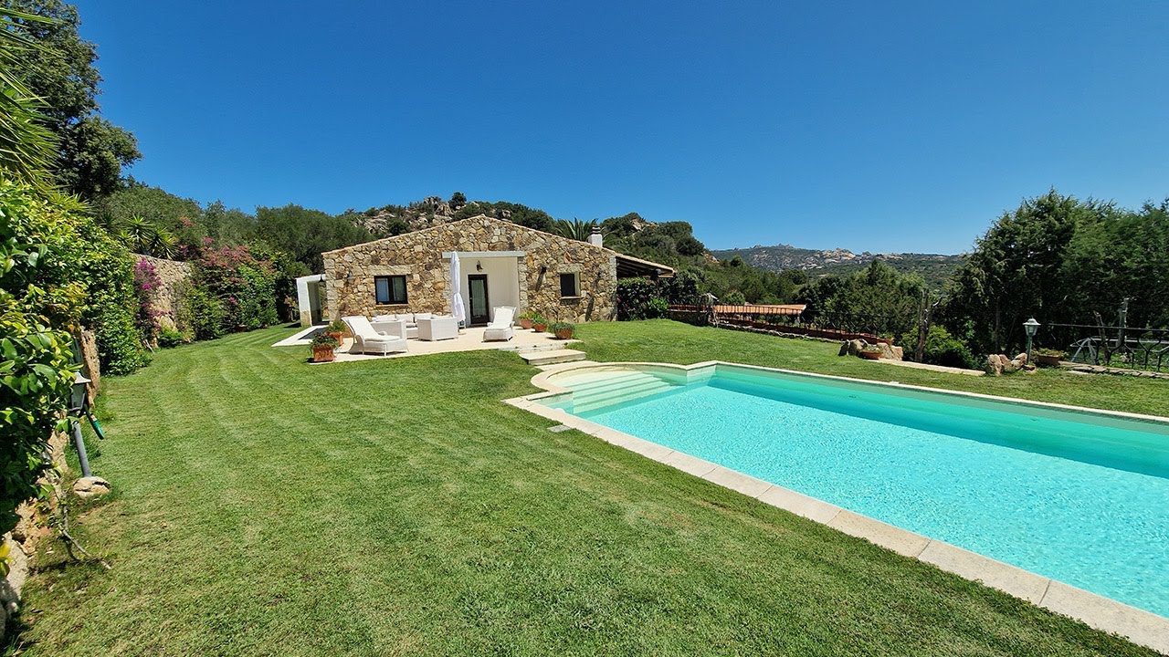 Villa Stazzu Mandorlo for SALE - San Pantaleo, Sardinia