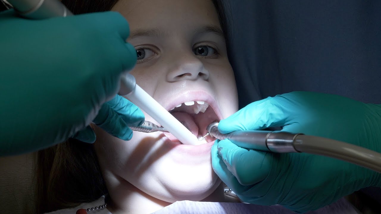 DENTAL HEALTH VLOG | HER FIRST CAVITY FILLING | DOES IT HURT?