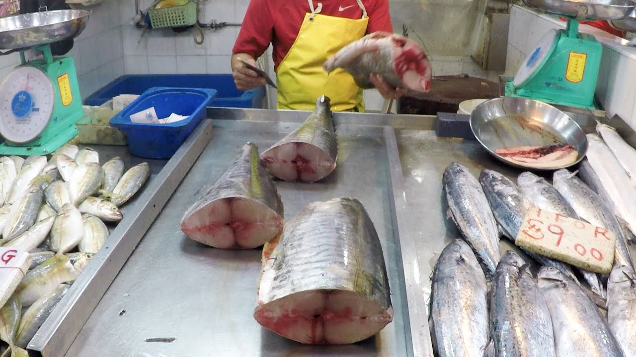 The Malay Wet Market of Geylang Serai. Singapore Street Food