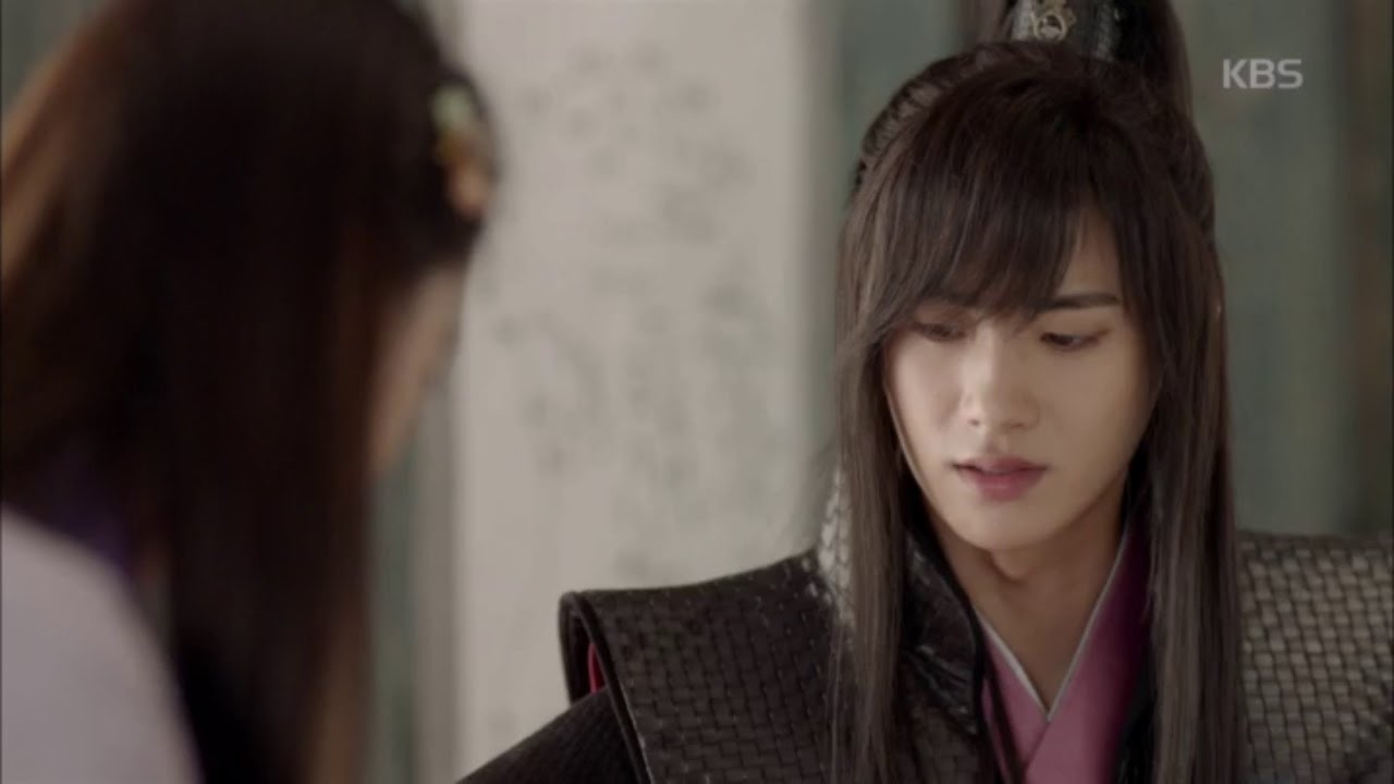 화랑 - 박형식, 고아라 치료해주며 ˝니가 자꾸 위험해지는 거 같아 나한테 화가나˝.20170130