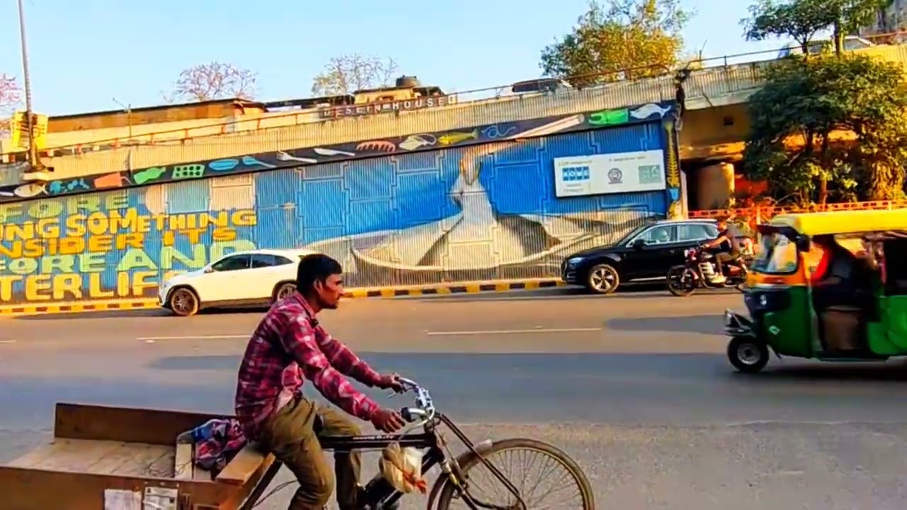 Aaj rikshaw me ja raha tha toh ye hogyaa