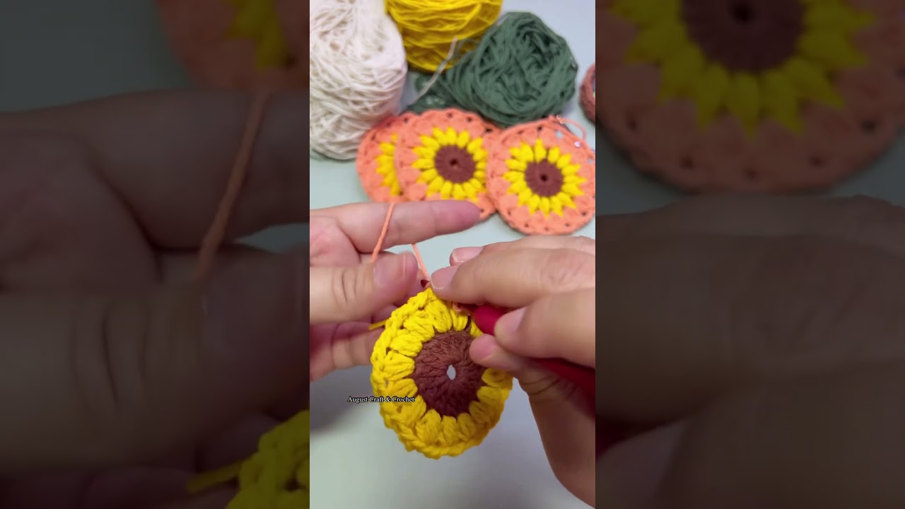 Crochet granny square cross bag. #crochetbag #easycrochet #howtocrochet #diycroch&ecirc;
