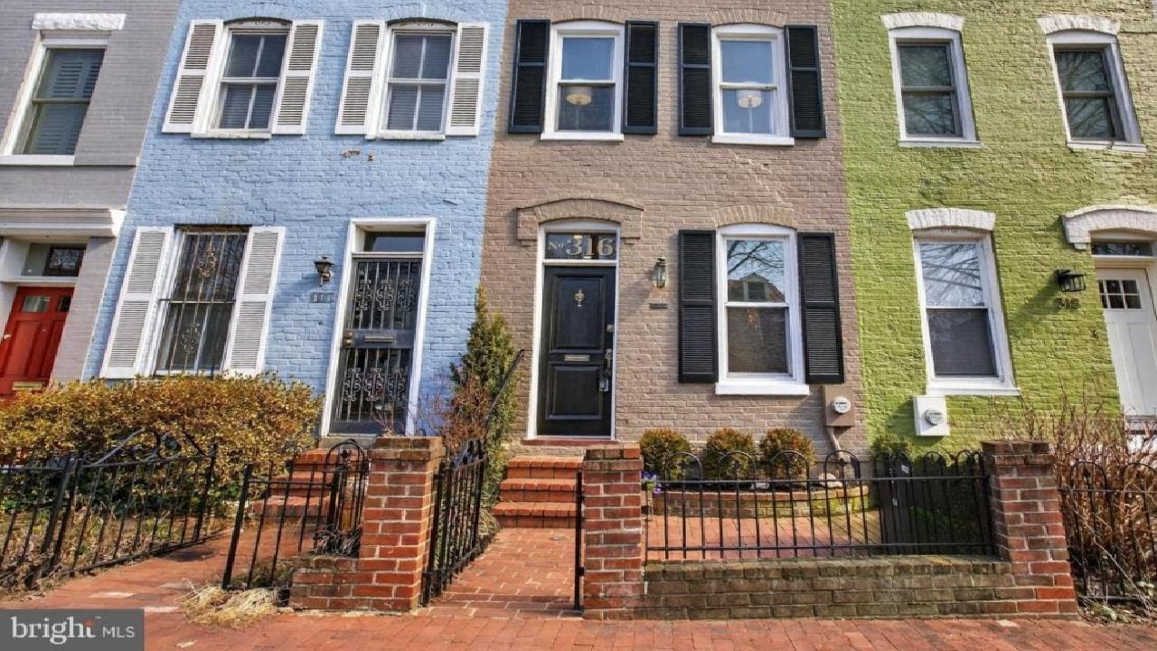 316 11TH Street SE, WASHINGTON, DC Presented by The Redux Group.