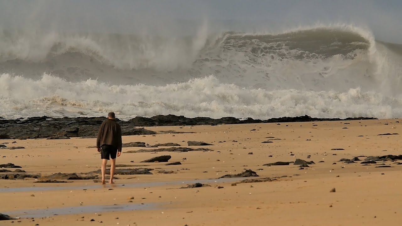 Huge Surf At Supertubes causes JBU Supertrial to be postponed - 5 June 2015