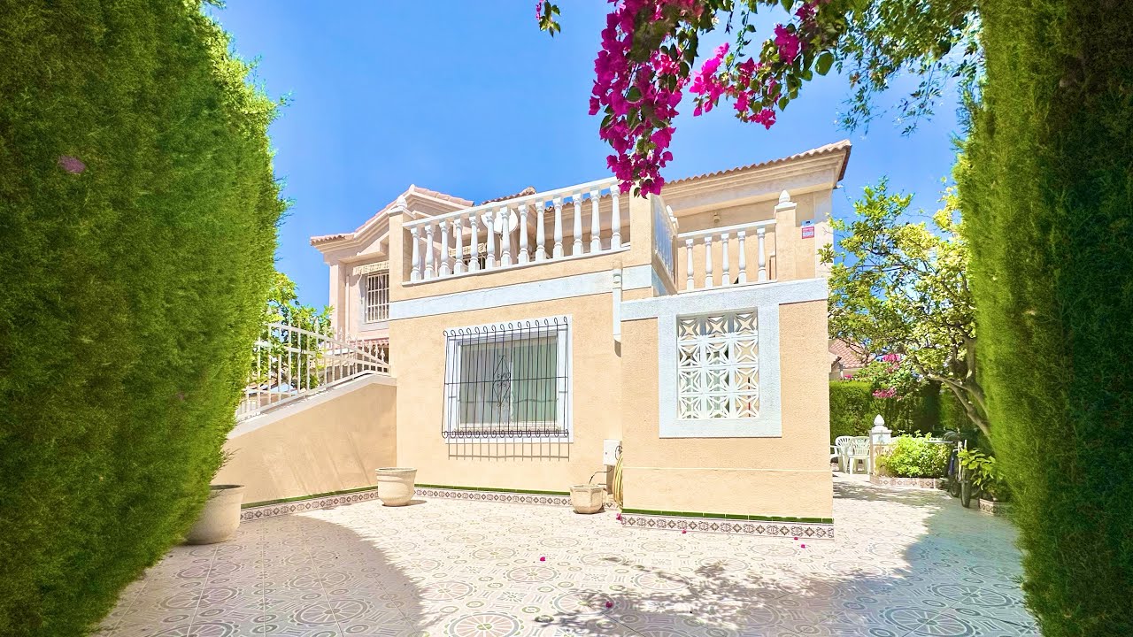 Casa esquina con jardín en venta en San Pedro del Pinatar