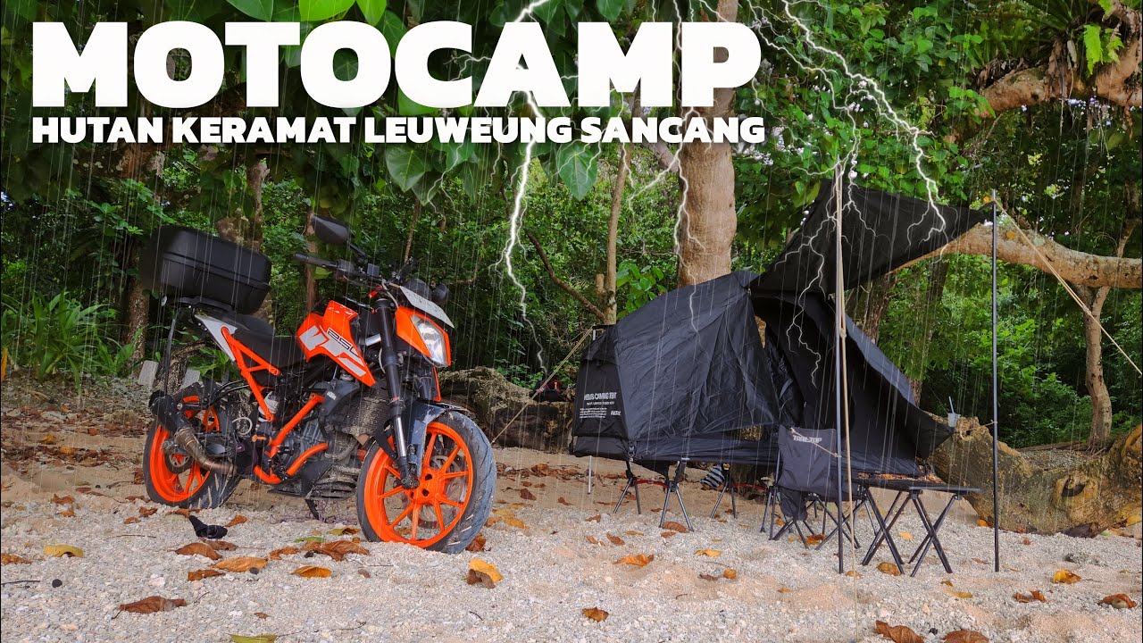 MOTOCAMP DI HUTAN KERAMAT LEUWEUNG SANCANG GARUT | SUASANA MALAM MENCEKAM DAN DIGUYUR HUJAN LEBAT